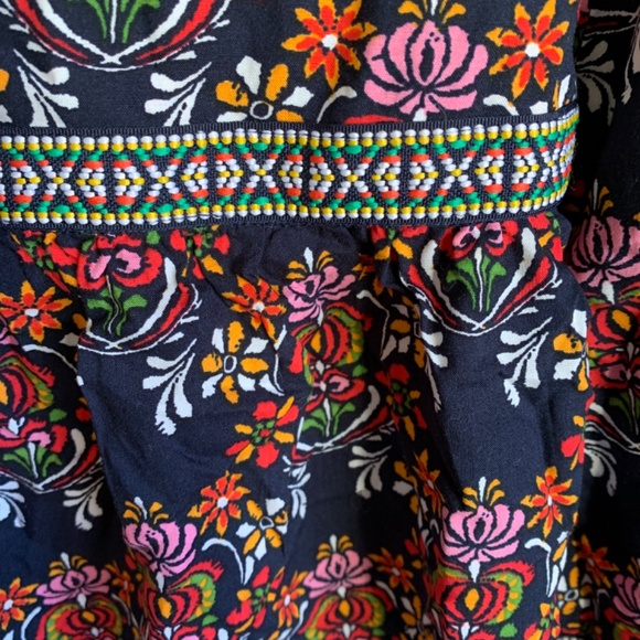 Crown snd ivy‎ balloon sleeve peasant blouse. Never worn - Picture 5 of 7